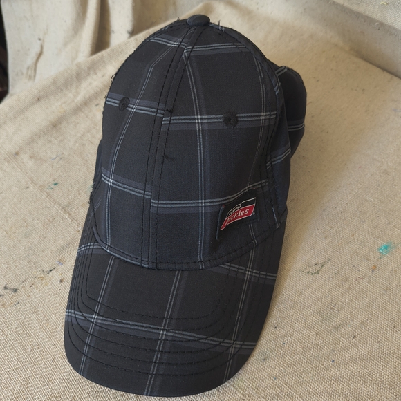 Dickies Men's Black Plaid One Size Cap with Red Logo - Picture 1 of 6